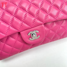 Load image into Gallery viewer, Pink Medium Lambskin Double Flap
